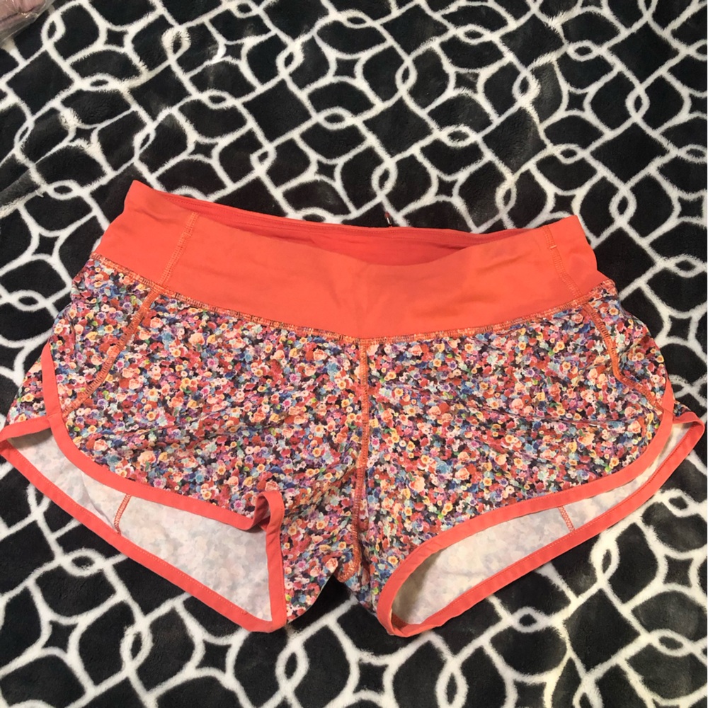 lululemon athletica Floral  2.5 Shorts